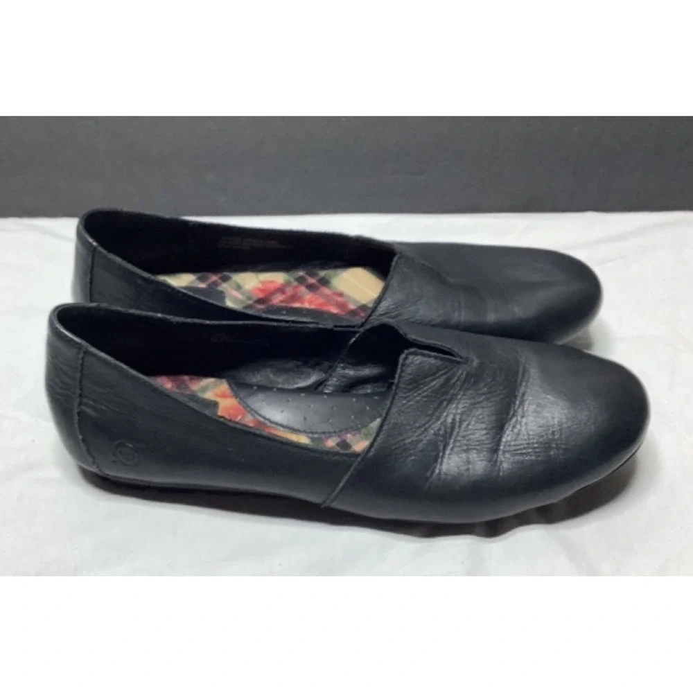 Born Sebra Black Leather Slip On Flats Shoes Sz 10M Classic Minimalist
